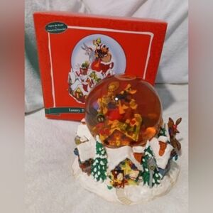 Vintage Looney tunes extra large holiday snow globe